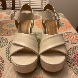 GORGEOUS NWT Journee Collection Cream Platform Sandals